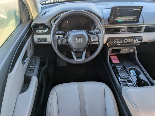 Used 2025 Honda Pilot EX-L image 7
