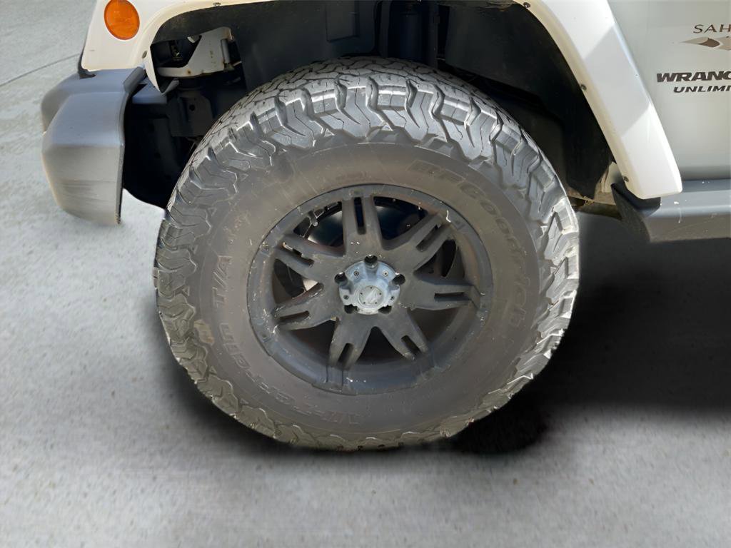 Used 2016 Jeep Wrangler Unlimited Sahara w/ Connectivity Group image 9