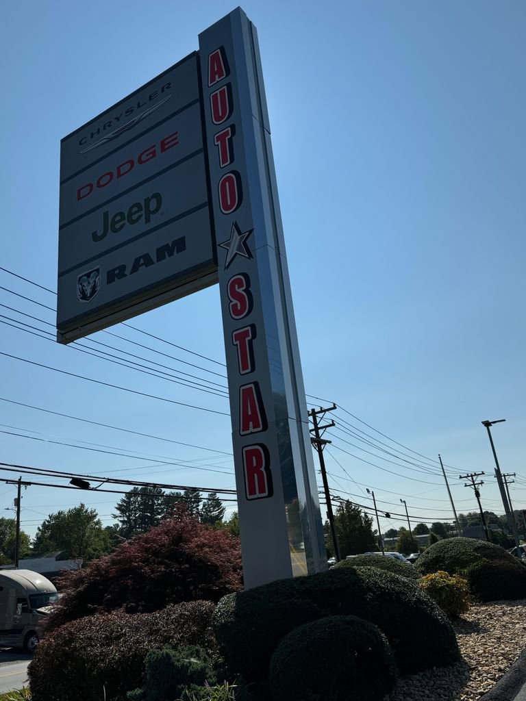 Used 2021 Chevrolet Colorado W/T w/ Custom Special Edition image 2