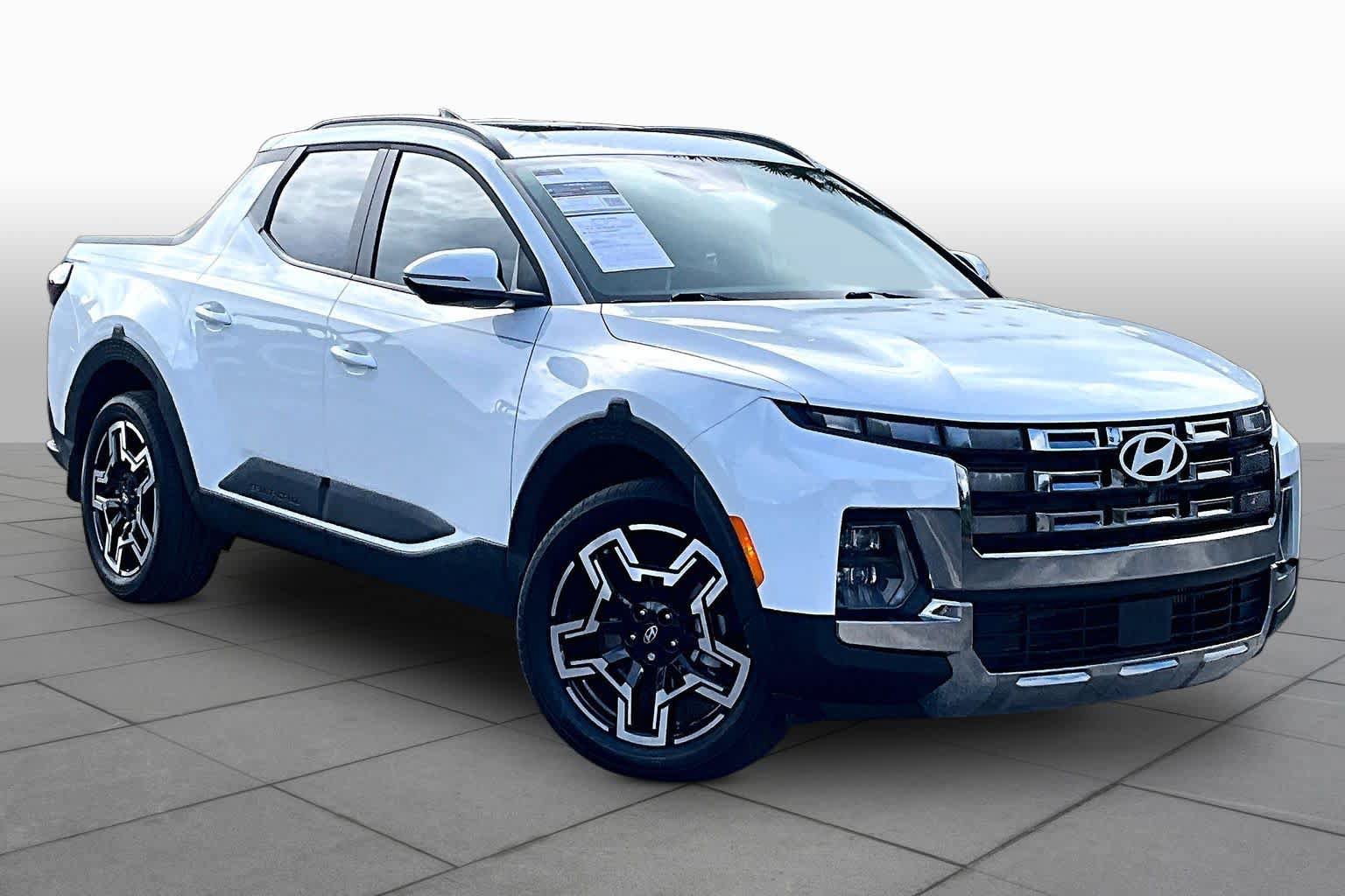 Used 2025 Hyundai Santa Cruz Limited AWD/4WD image 3