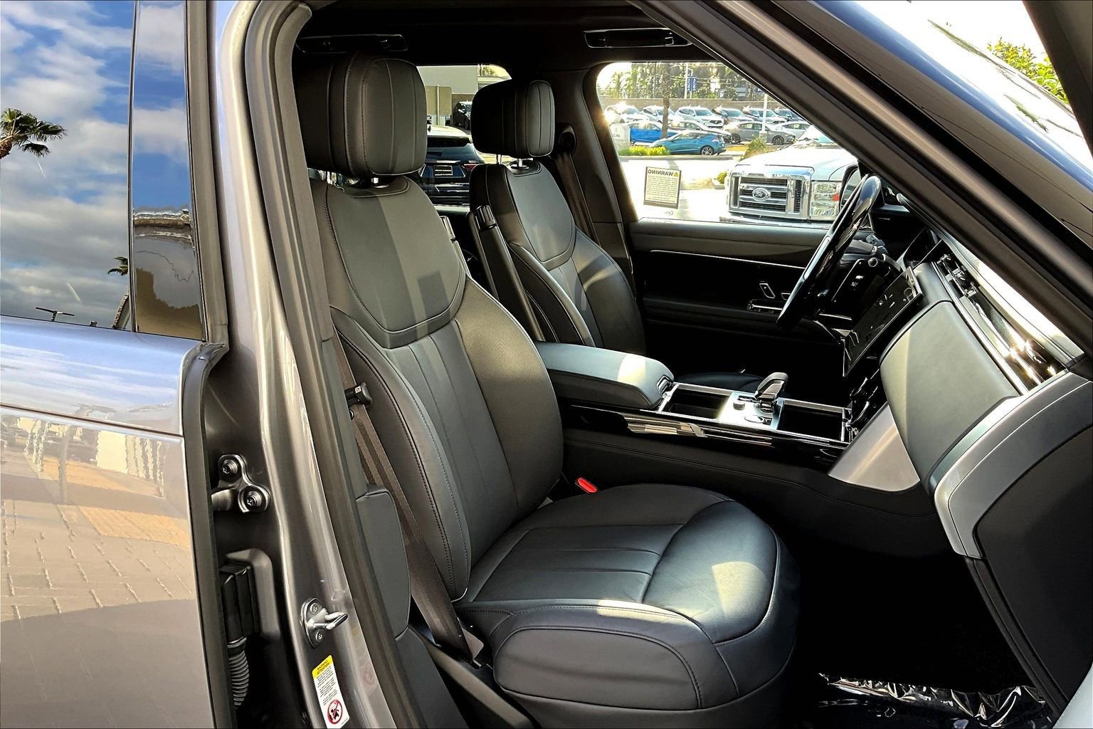 Used 2023 Land Rover Range Rover SE image 7