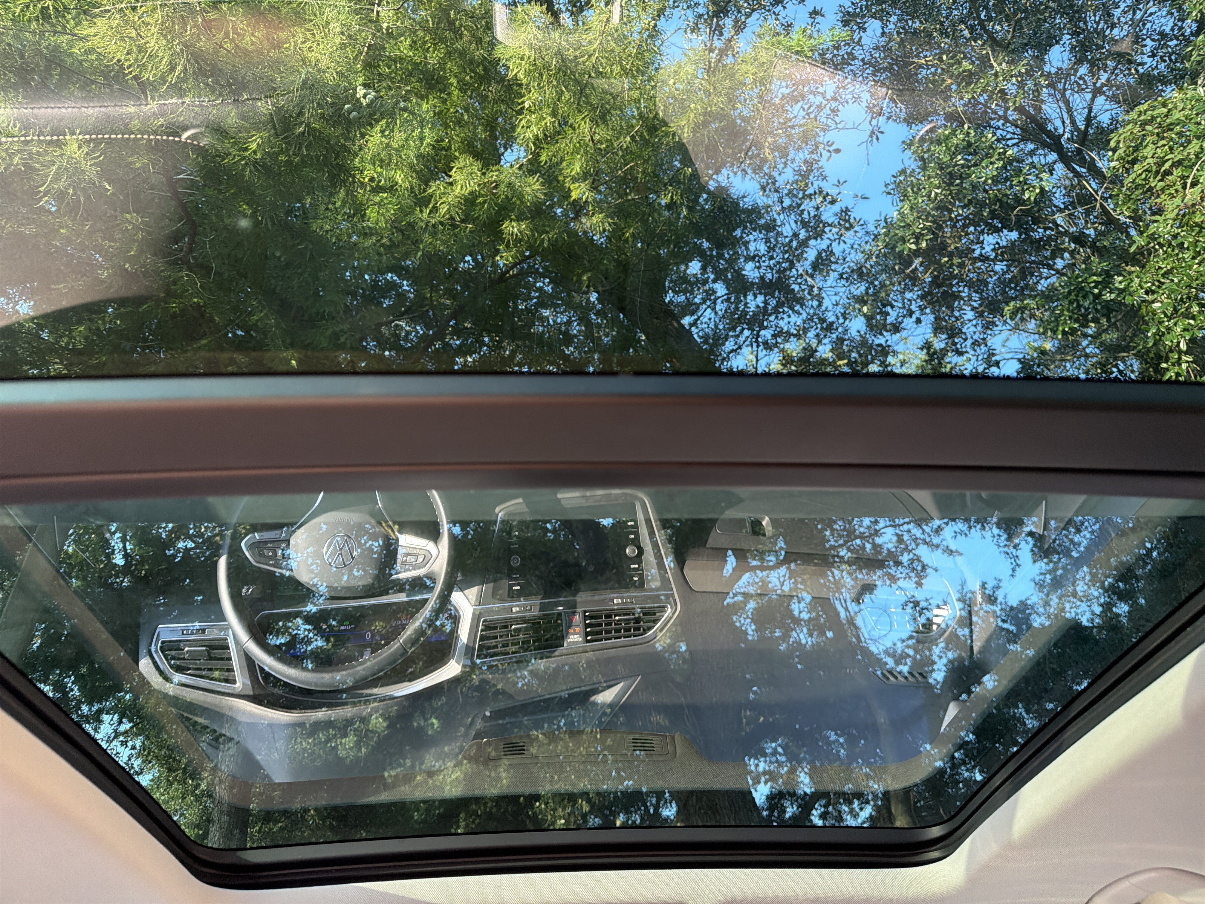 Used 2022 Volkswagen Tiguan SE FWD image 35