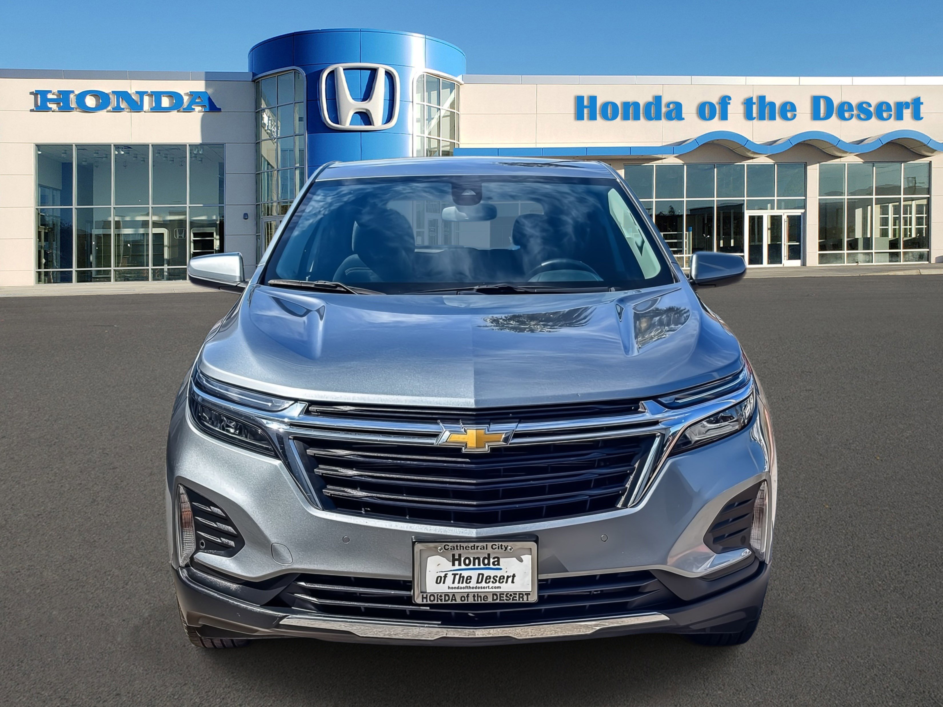 Used 2024 Chevrolet Equinox LT AWD/4WD image 2