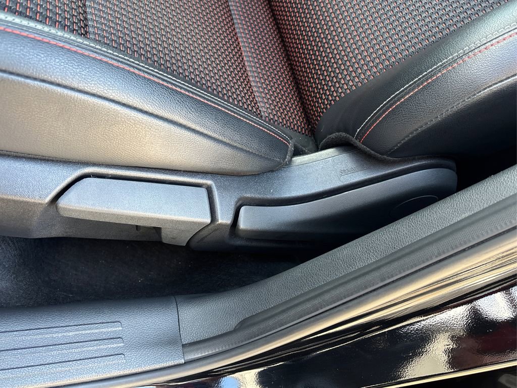 Used 2025 Nissan Kicks SR image 33