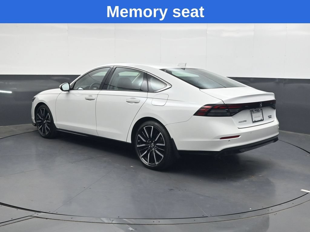 Used 2023 Honda Accord Touring image 6