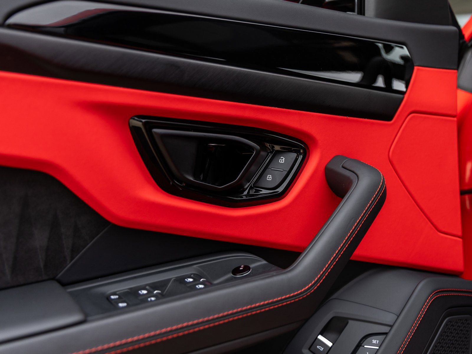 Used 2024 Lamborghini Urus S image 24