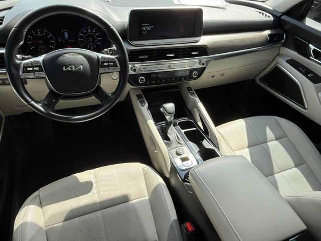 Used 2022 Kia Telluride EX w/ Towing Package FWD image 2