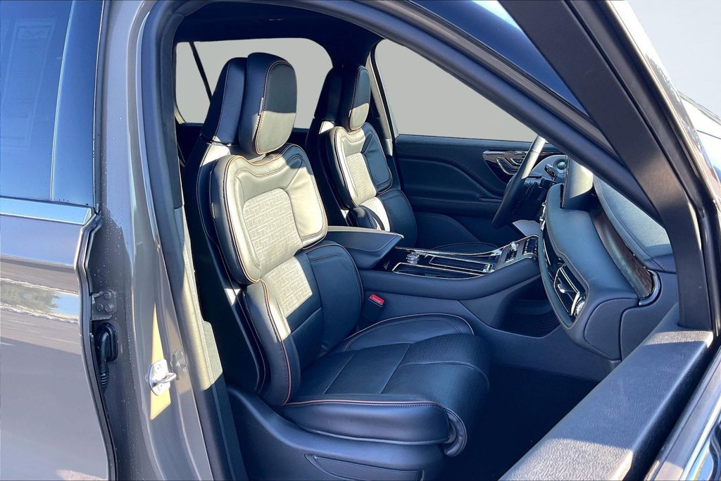 New 2026 Lincoln Aviator Black Label w/ Dynamic Handling Package AWD/4WD image 11