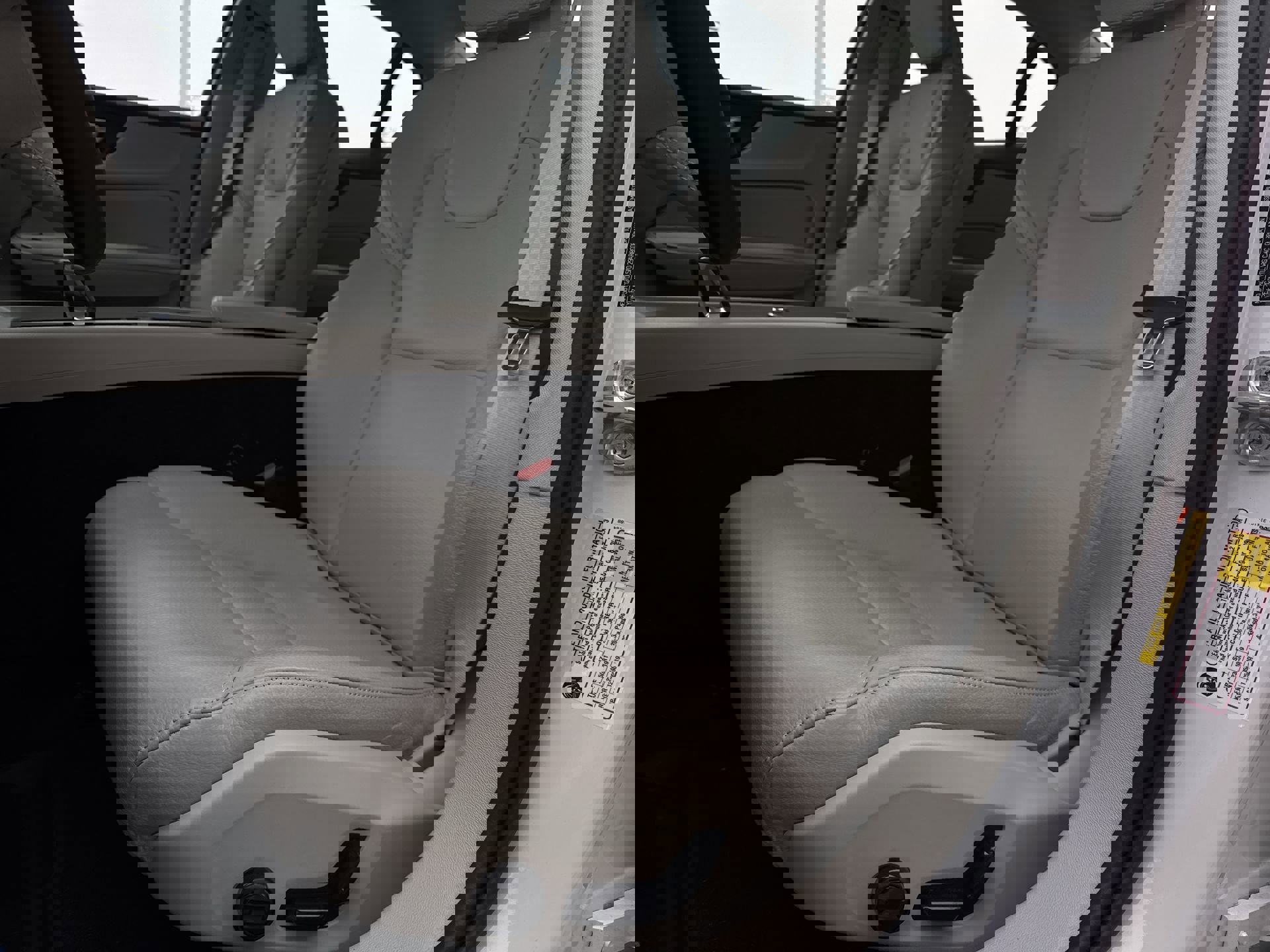 Used 2024 Volvo S60 B5 Plus w/ Climate Package image 20