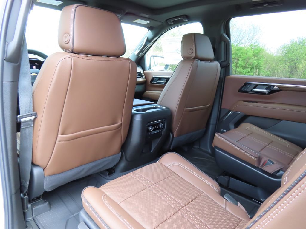 New 2026 Chevrolet Suburban High Country w/ Sun And Tow Package AWD/4WD image 26