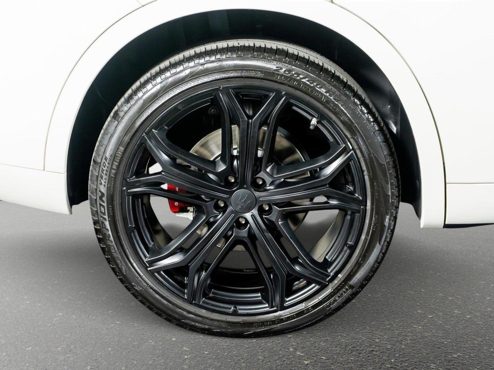 Used 2023 Maserati Levante GT AWD/4WD image 8