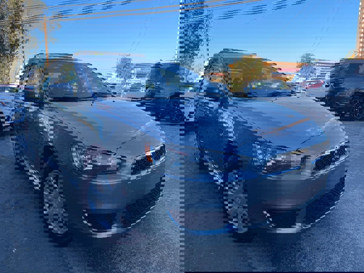 Used 2015 Mitsubishi Lancer ES image 3