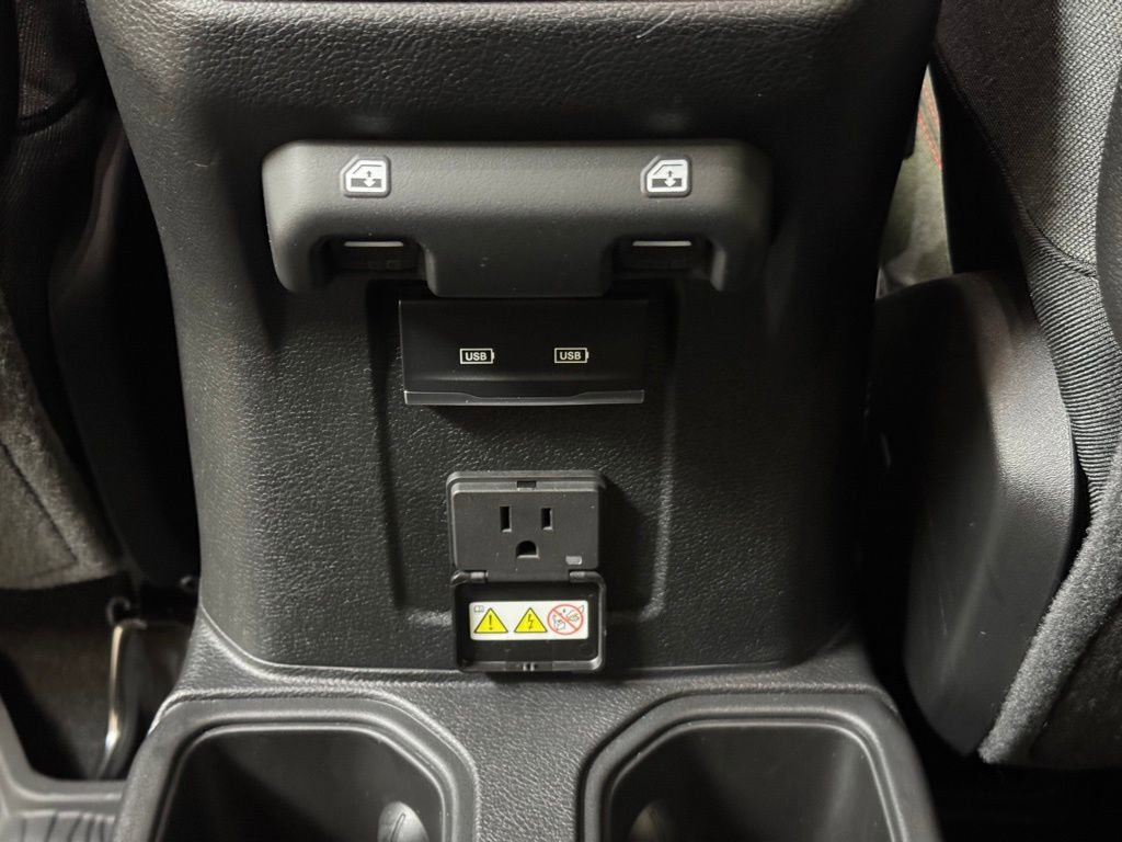 Used 2025 Jeep Wrangler Unlimited Rubicon w/ Convenience Group image 17