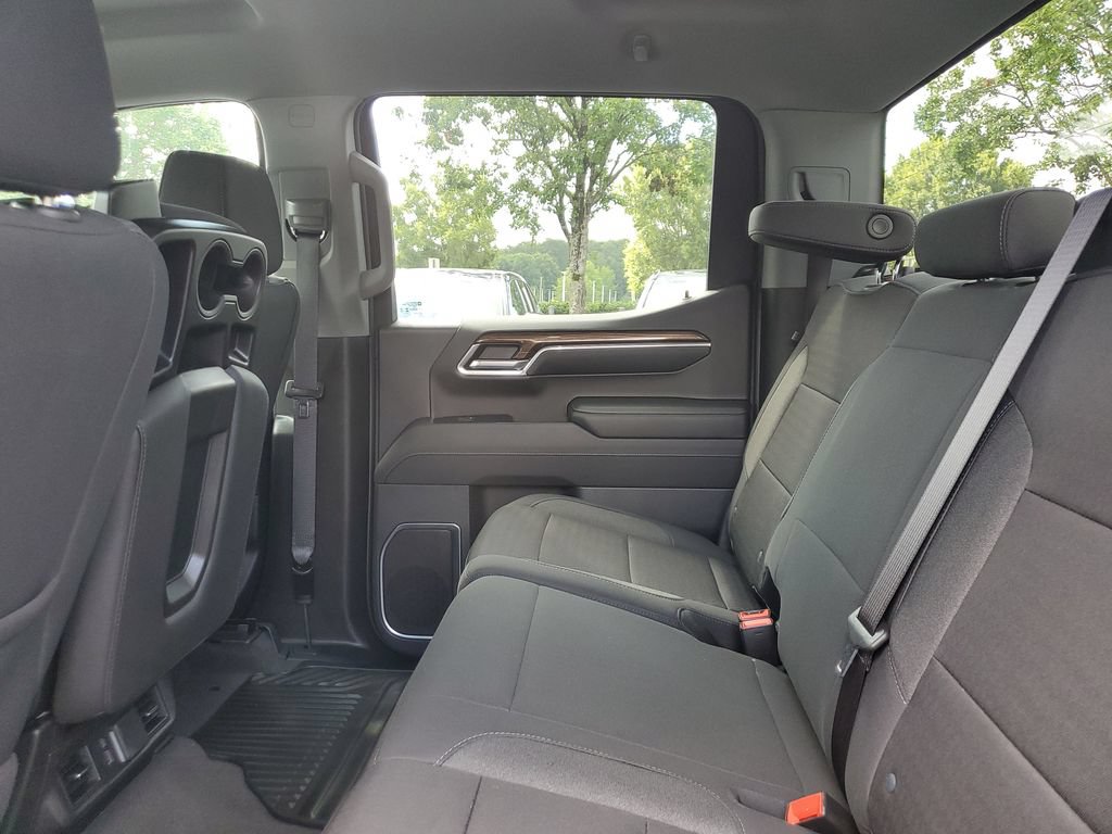 Used 2024 Chevrolet Silverado 1500 LT AWD/4WD image 10