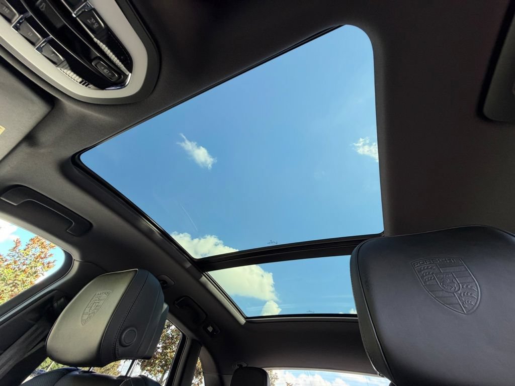 Certified 2025 Porsche Macan S AWD/4WD image 14