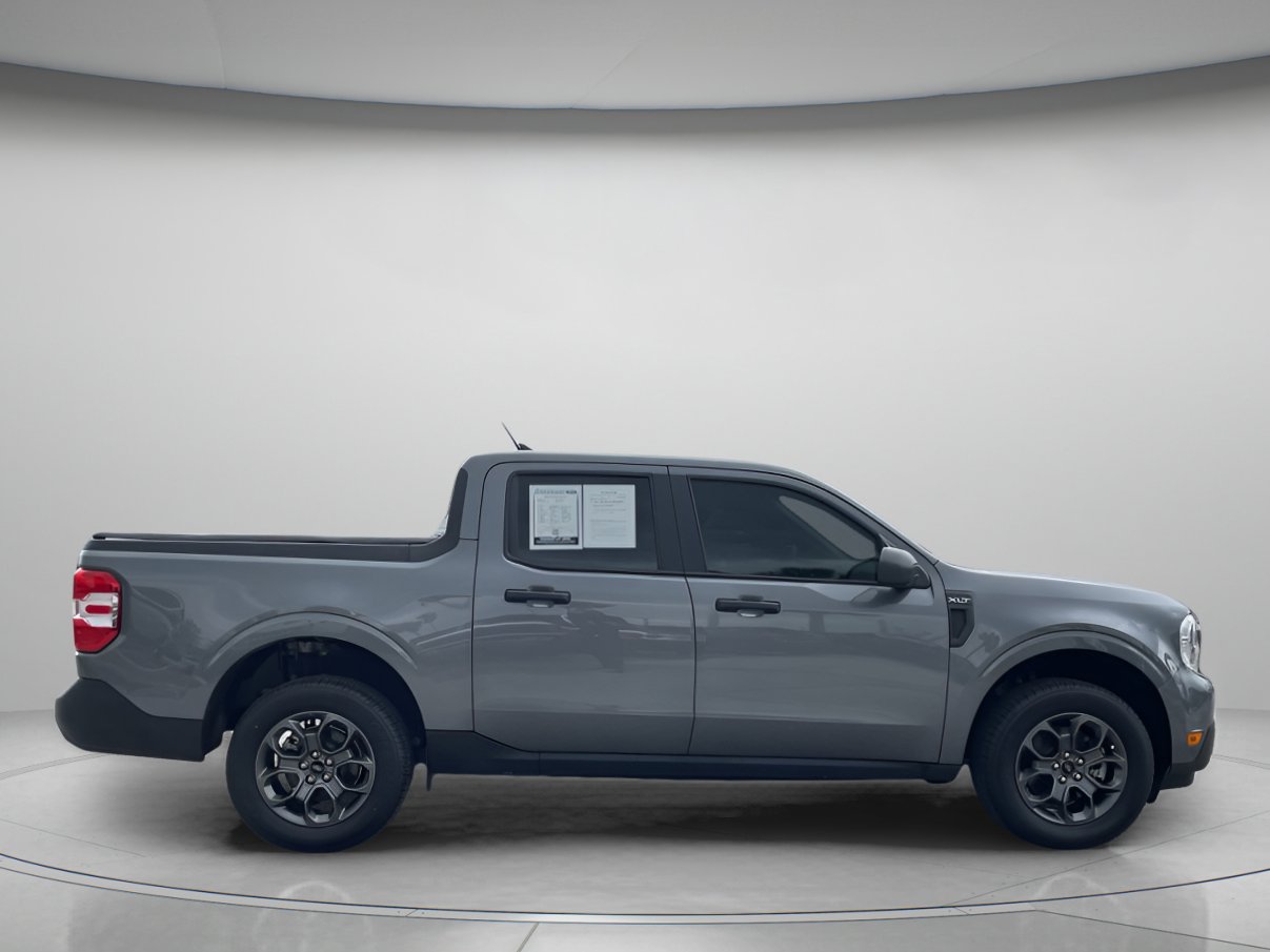 Used 2024 Ford Maverick XLT image 2