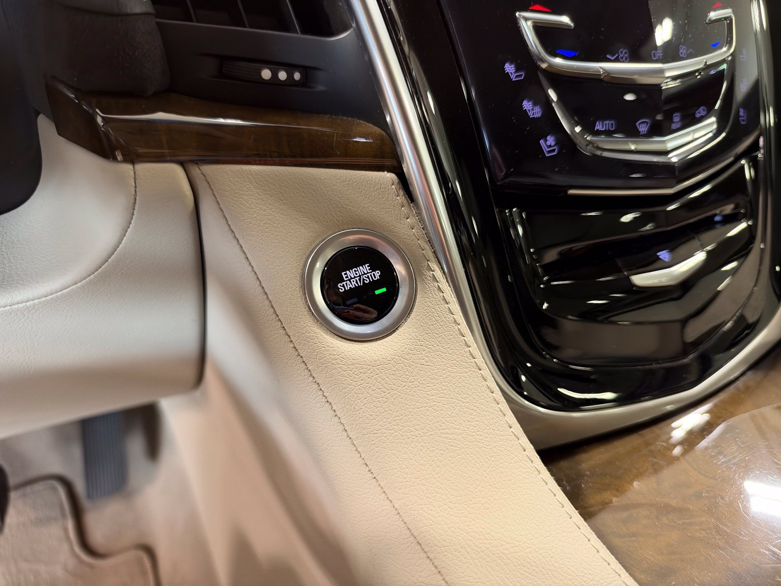 Used 2019 Cadillac Escalade 2WD image 22