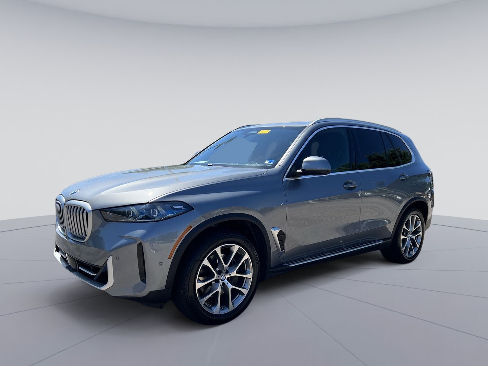 Used 2024 BMW X5 xDrive40i w/ Premium Package AWD/4WD image 1