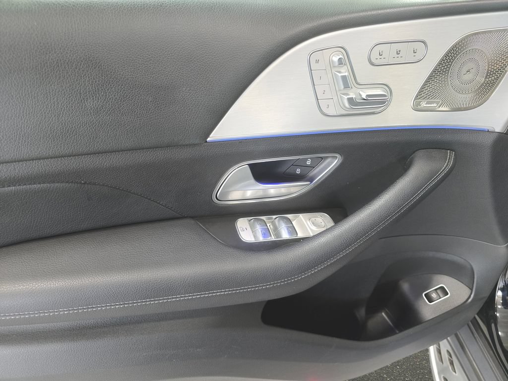 Used 2024 Mercedes-Benz GLS 450 4MATIC image 28
