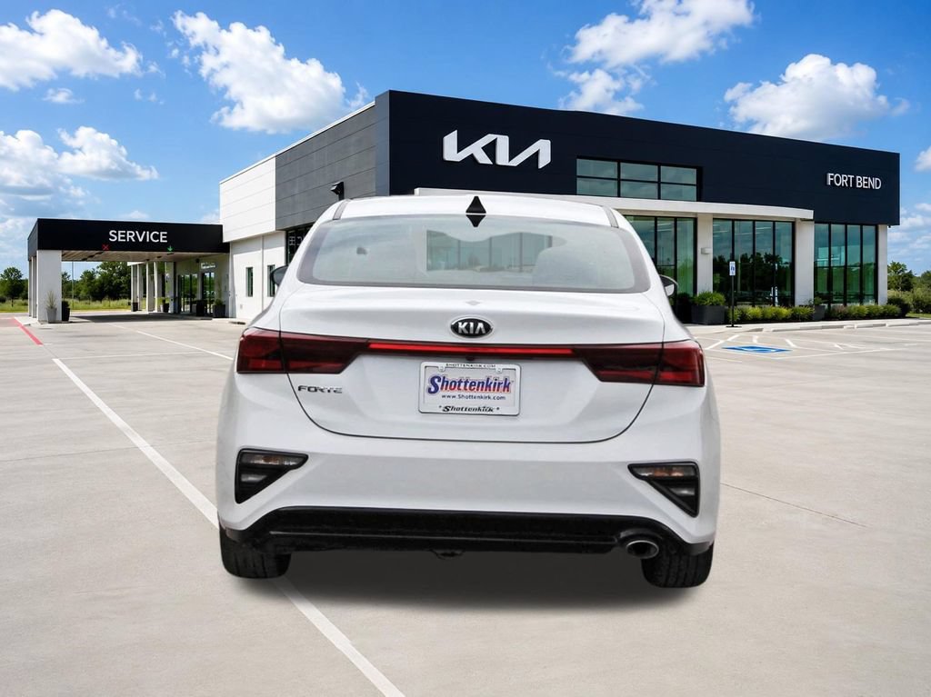 Used 2021 Kia Forte LXS FWD image 6