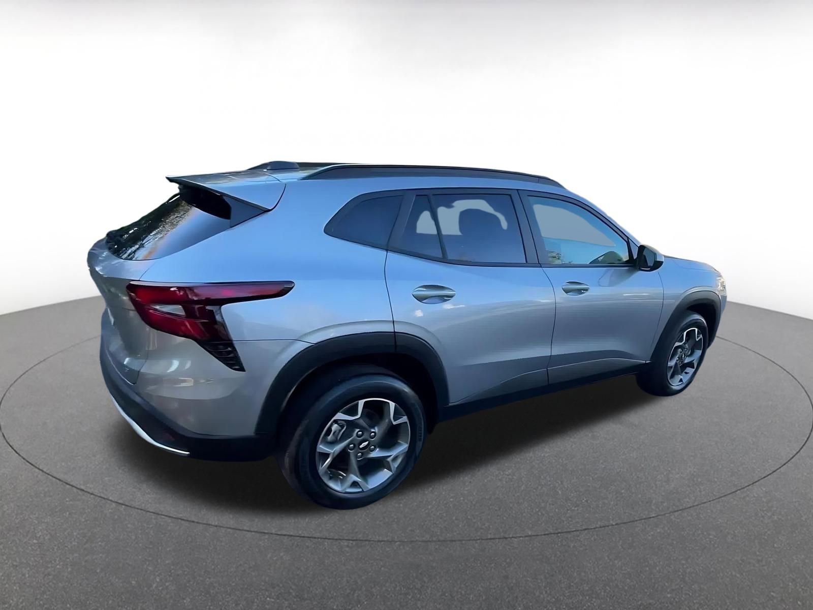 Used 2025 Chevrolet Trax LT image 15