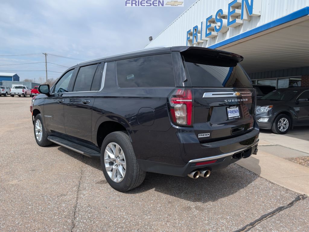 Used 2023 Chevrolet Suburban Premier image 3