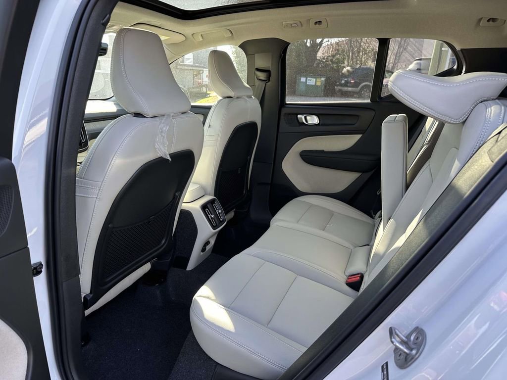 New 2026 Volvo XC40 B5 Ultra w/ Protection Package Premier image 14