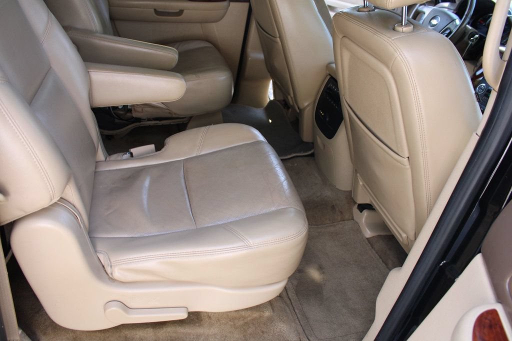 Used 2011 Chevrolet Suburban LTZ RWD image 40