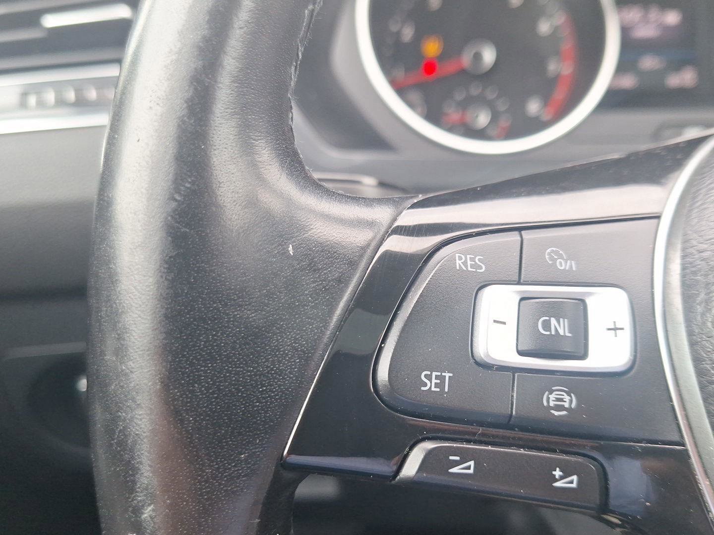 Used 2019 Volkswagen Tiguan SE w/ Panoramic Sunroof Package AWD/4WD image 22