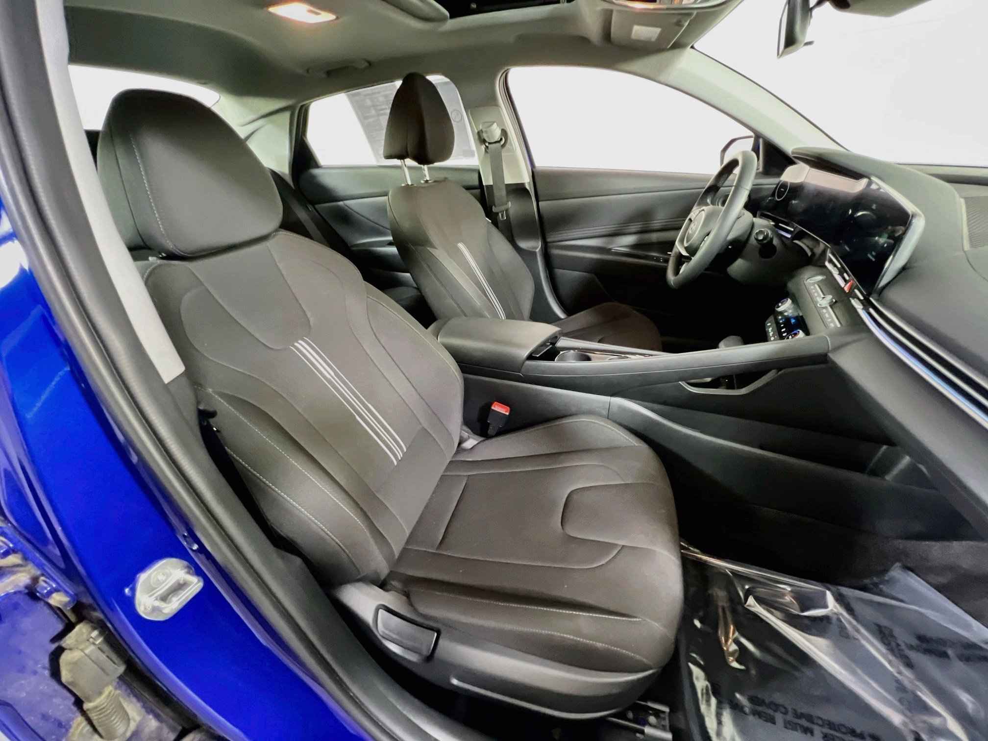 Used 2024 Hyundai Elantra SEL w/ Convenience Package FWD image 28