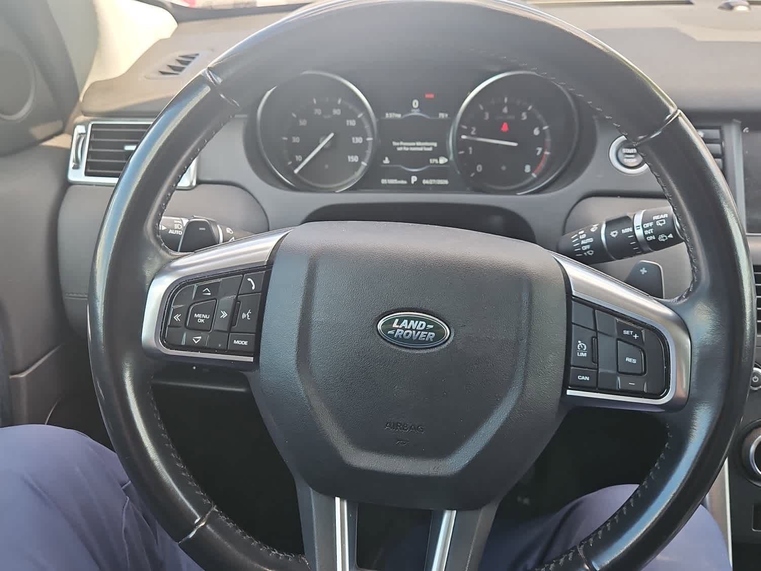 Used 2018 Land Rover Discovery Sport SE AWD/4WD image 14