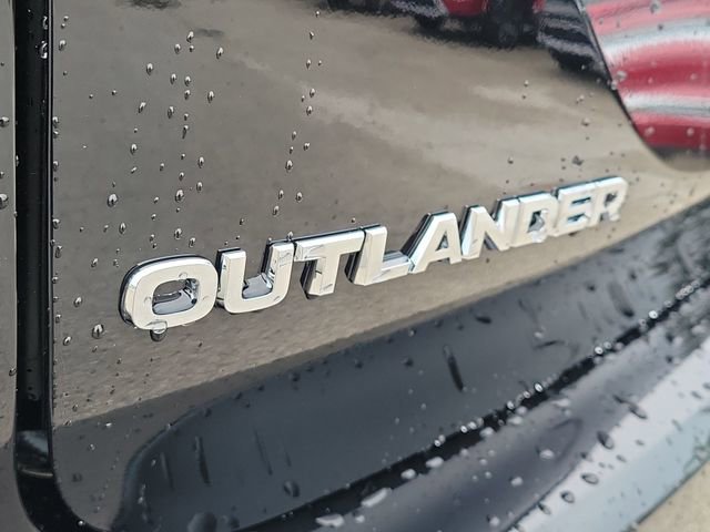 New 2025 Mitsubishi Outlander SE image 8