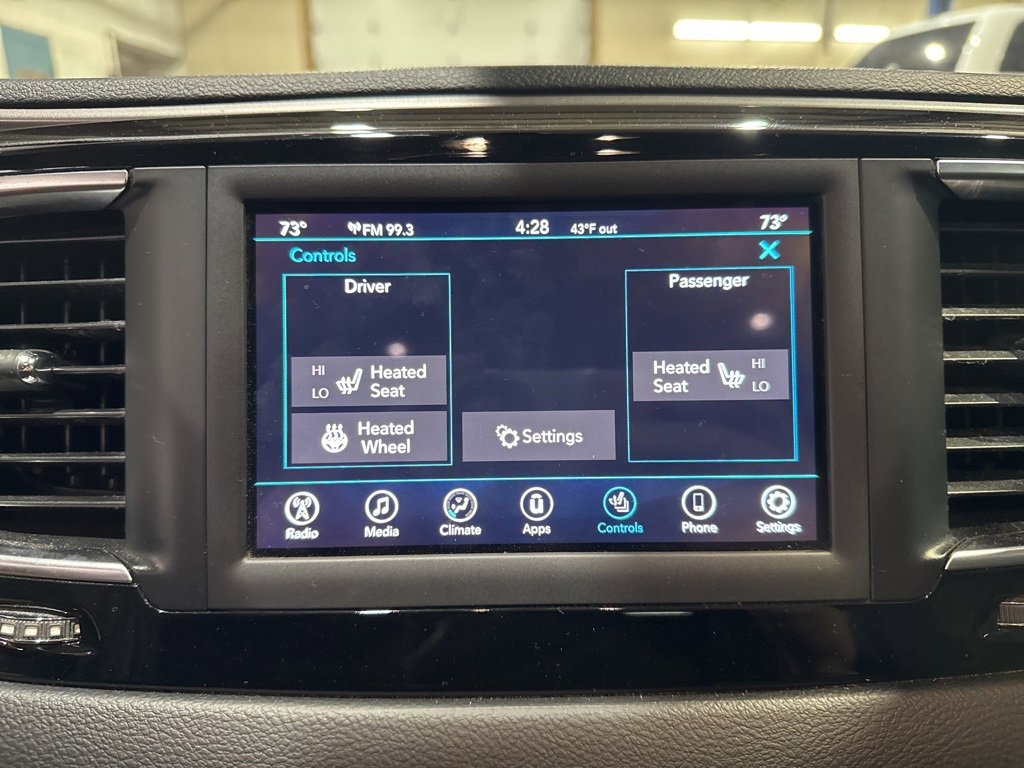 Used 2020 Chrysler Pacifica Touring-L image 26