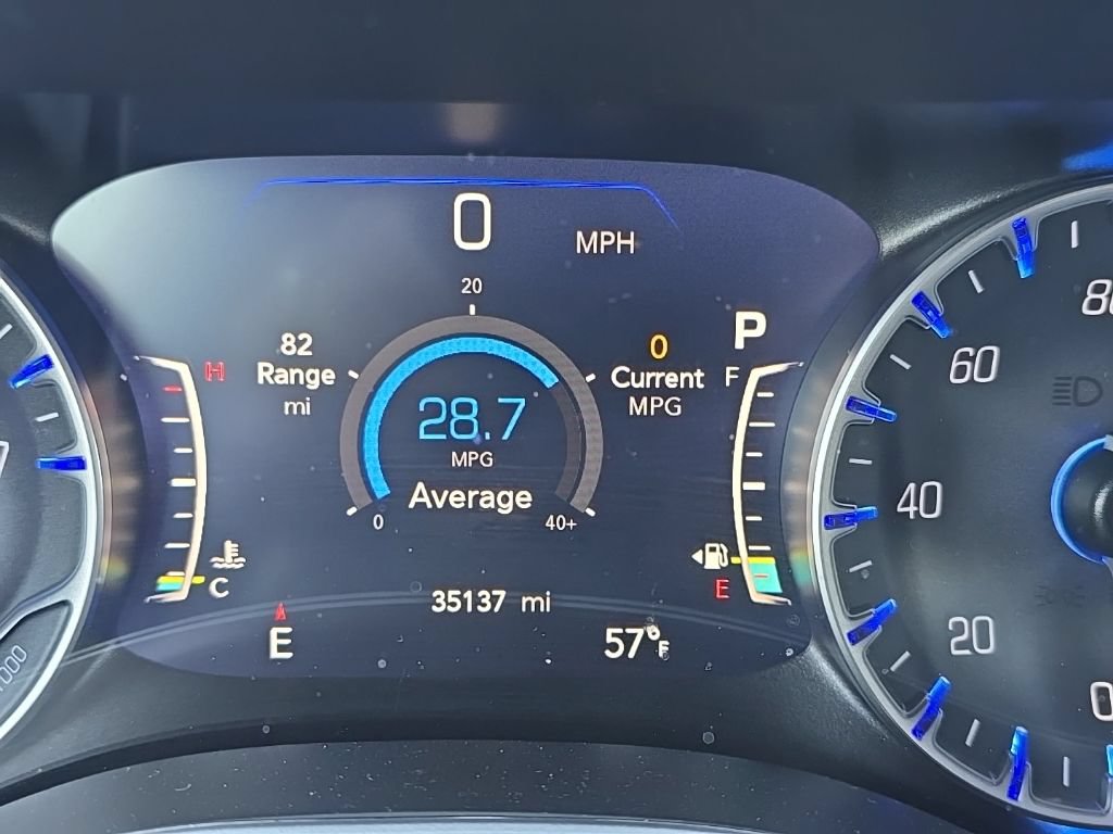 Used 2025 Chrysler Pacifica Select FWD image 13