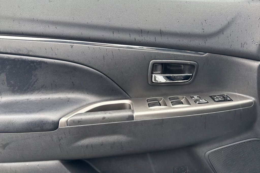 Used 2025 Mitsubishi Outlander Sport SE AWD/4WD image 11