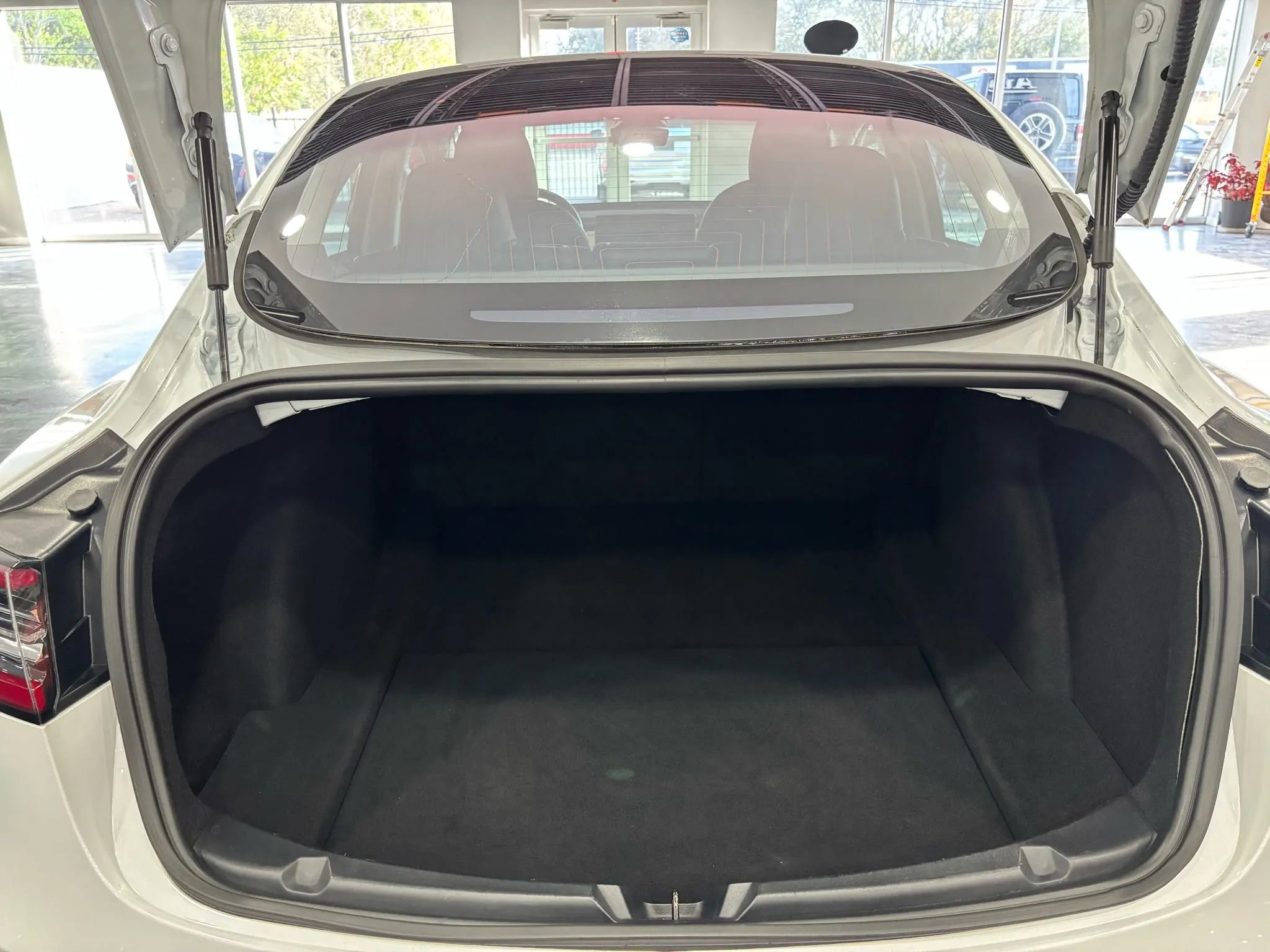 Used 2018 Tesla Model 3 Long Range image 37