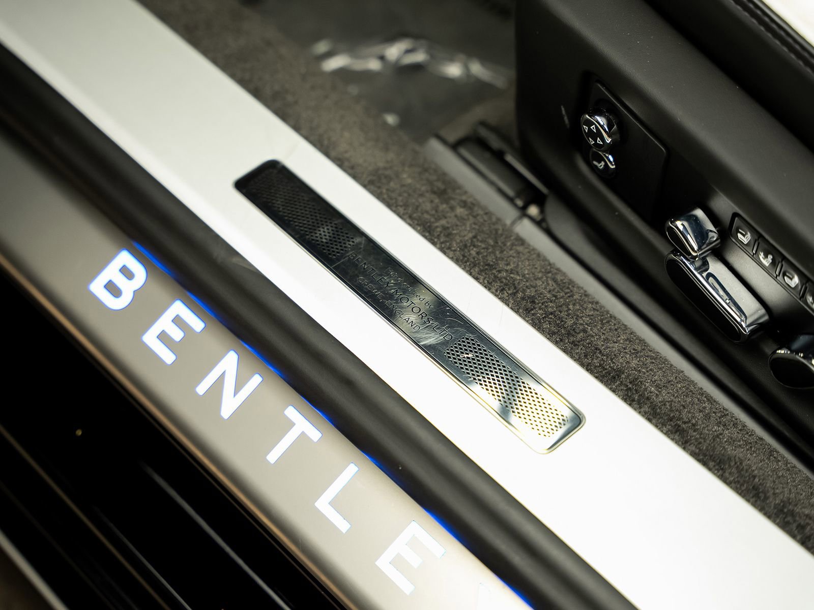 Used 2022 Bentley Continental GT AWD/4WD image 68
