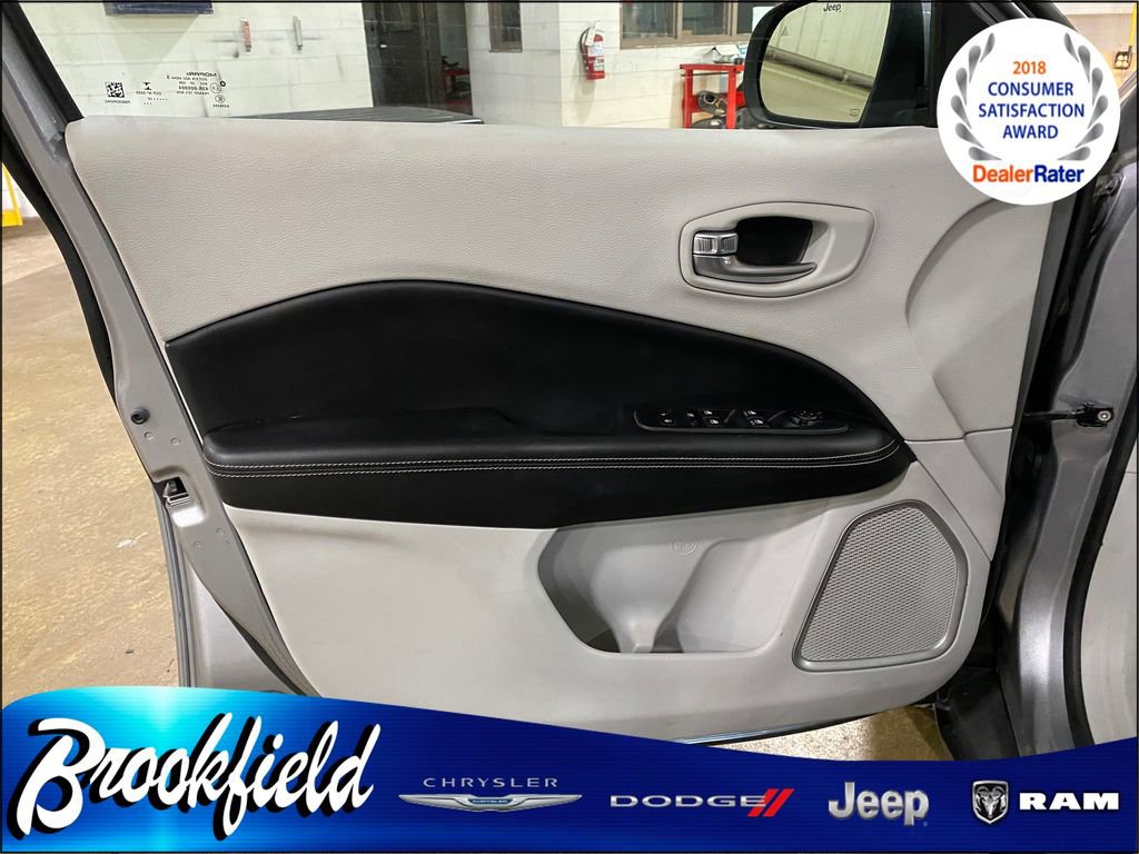 Used 2020 Jeep Compass Latitude w/ Popular Equipment Group AWD/4WD image 16