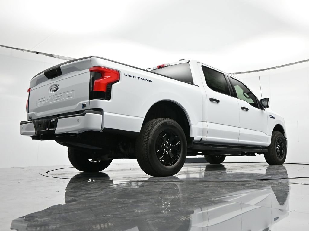 New 2025 Ford F150 Lightning XLT image 44