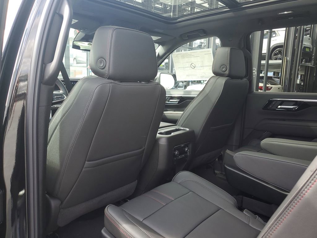 New 2026 Chevrolet Suburban RST w/ Comfort Package RWD image 17