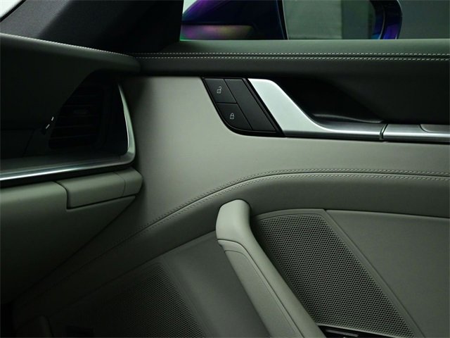 Used 2023 Porsche 911 Carrera image 22