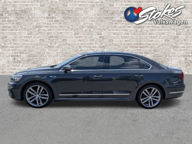 Used 2017 Volkswagen Passat 1.8T R-Line w/ R-Line Lighting Package FWD image 7