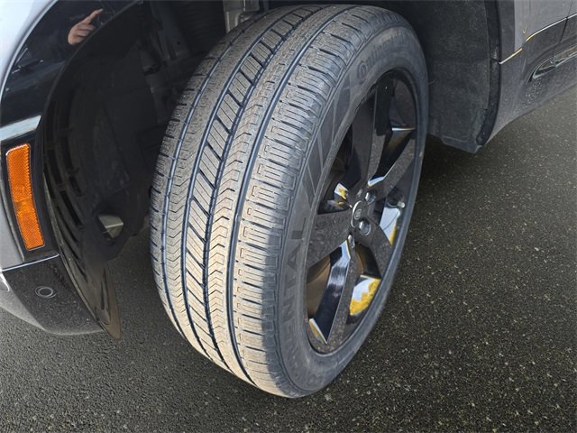 Used 2024 Land Rover Defender 130 X-Dynamic SE image 31