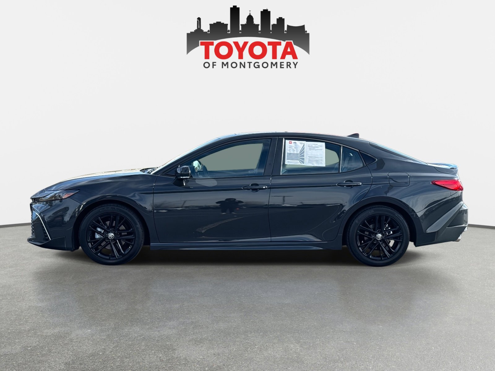 Used 2025 Toyota Camry SE w/ Multimedia Upgrade Package image 5