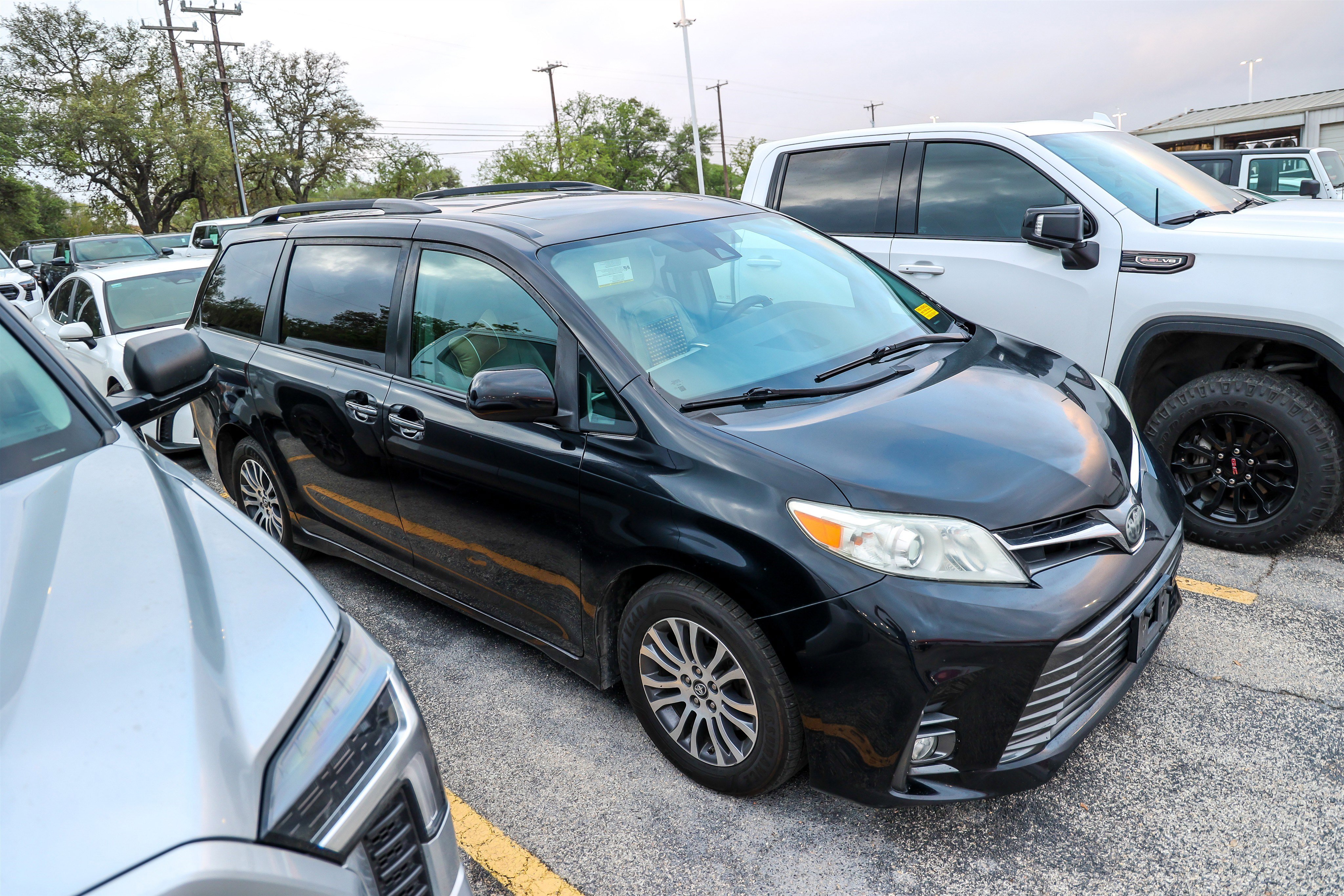 Used 2019 Toyota Sienna XLE FWD image 7