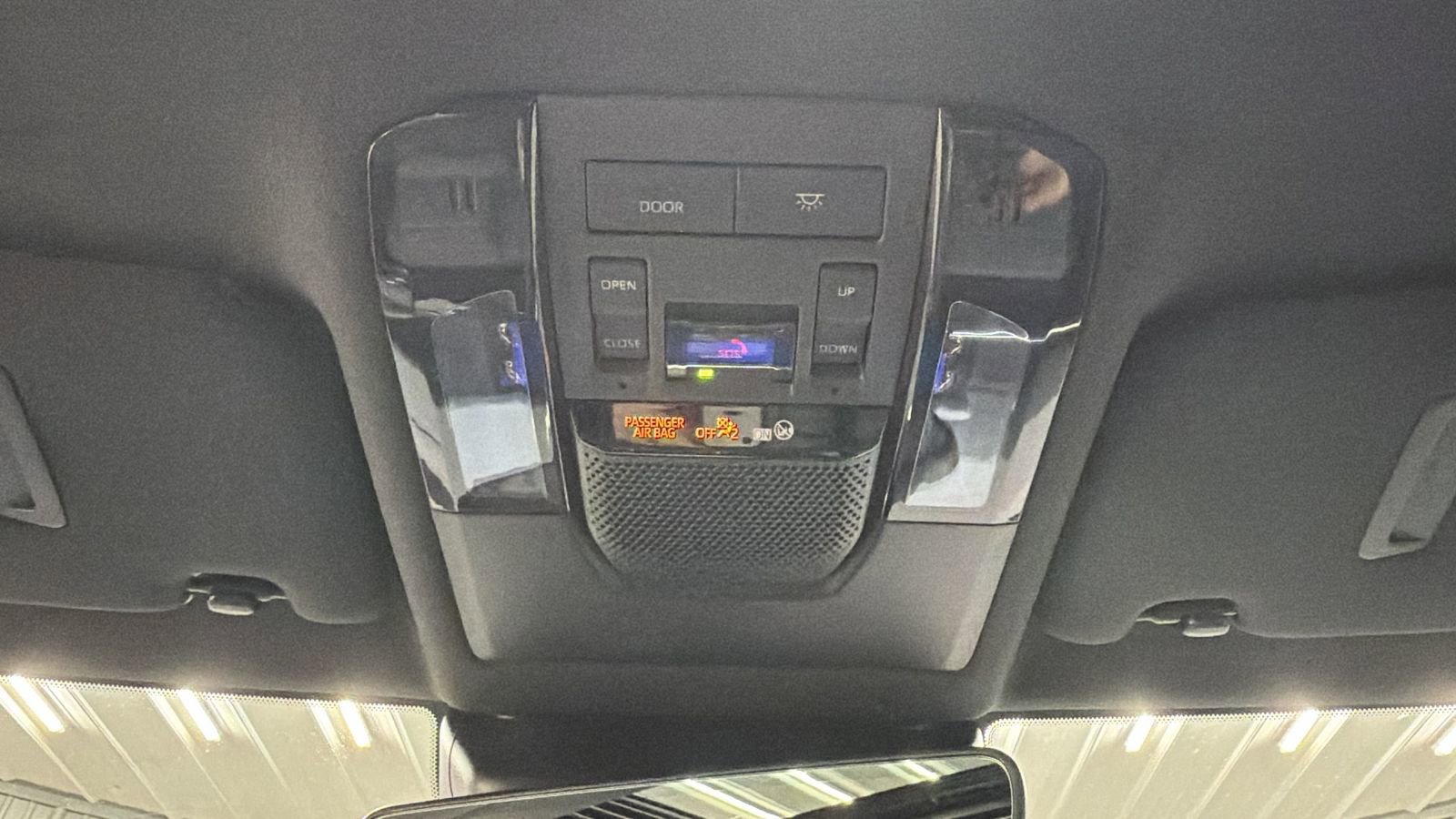 Used 2025 Lexus GX 550 w/ Accessory Package (2T) image 34