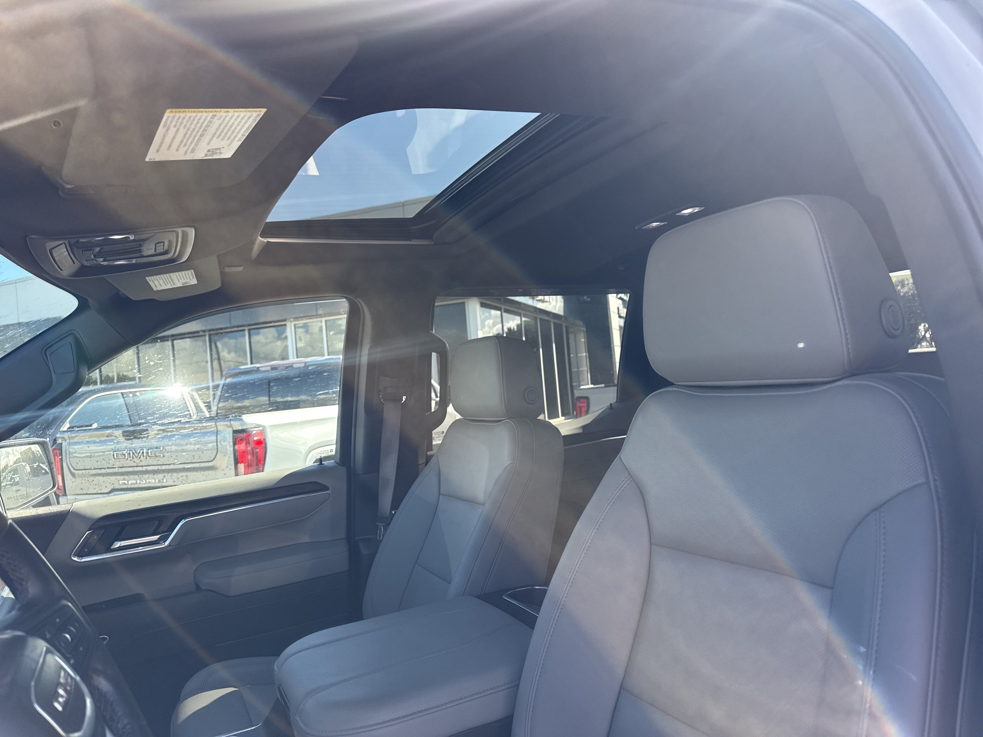Used 2025 GMC Sierra 1500 SLT w/ SLT Premium Plus Package AWD/4WD image 7