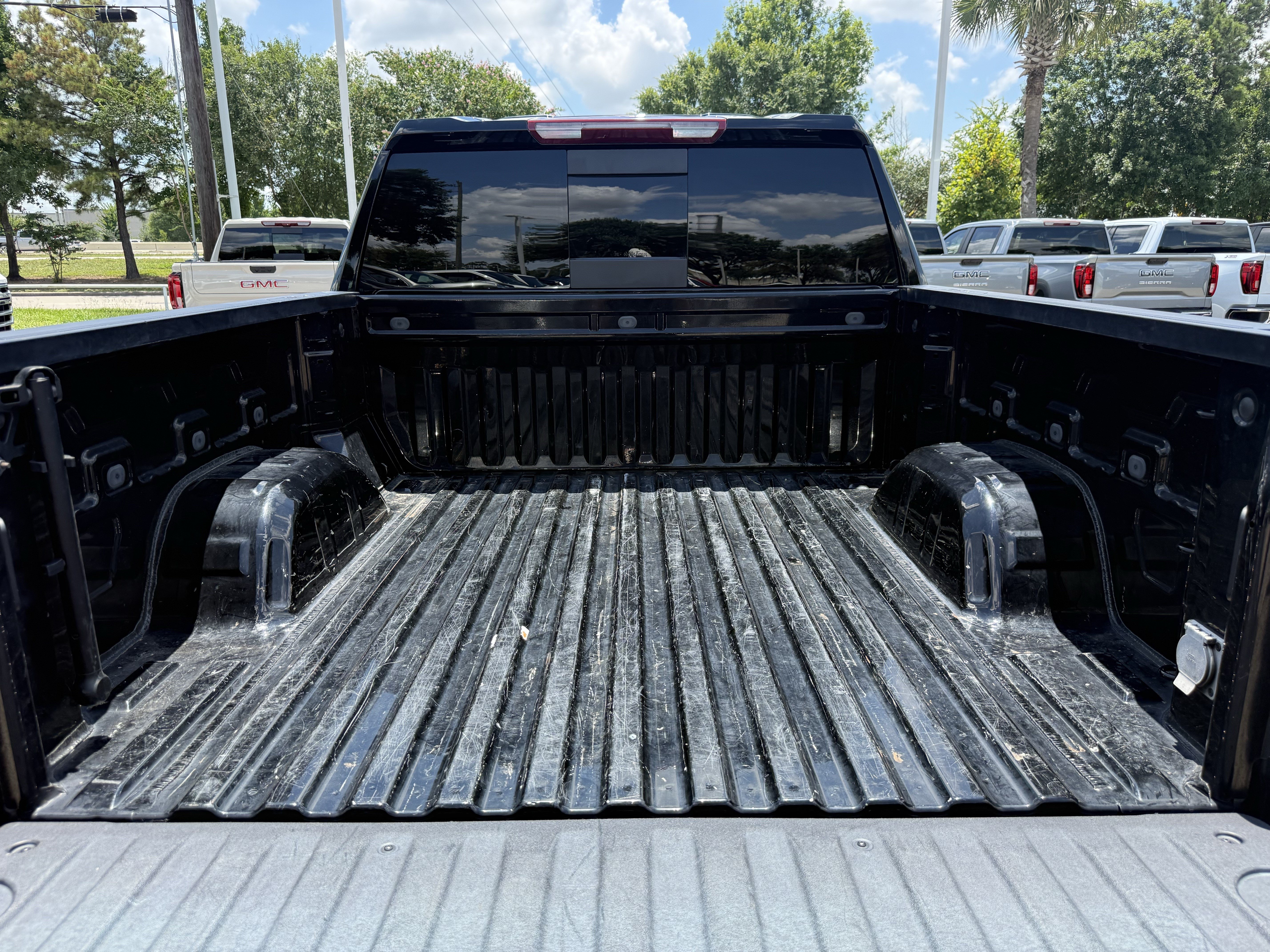 Used 2024 GMC Sierra 1500 SLT AWD/4WD image 30