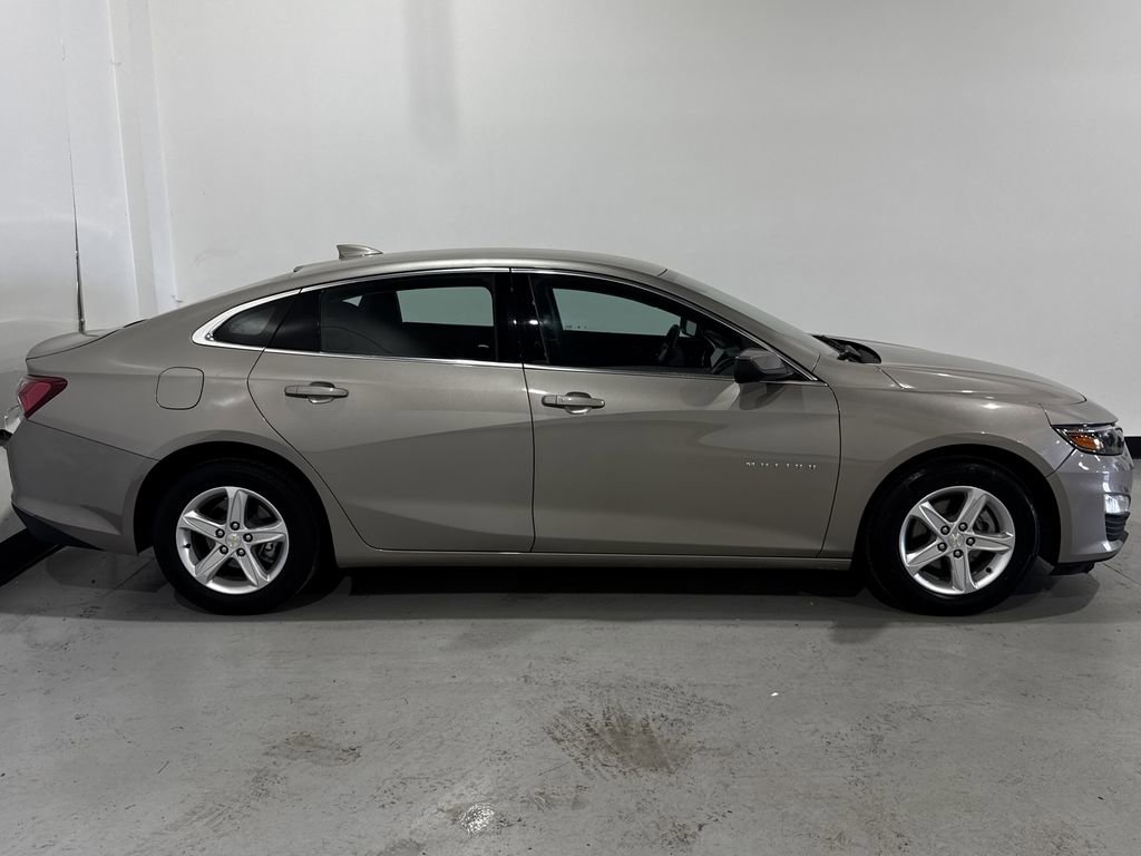 Used 2022 Chevrolet Malibu LT image 18