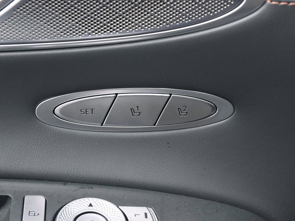 Used 2022 Genesis GV70 2.5T w/ Advanced Package image 15